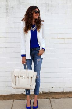 Mode Tips, Look Formal, Chique Outfits, Destroyed Denim, Outfit Jeans, Blue Heels, Blazer Outfits, White Blazer, Look Casual