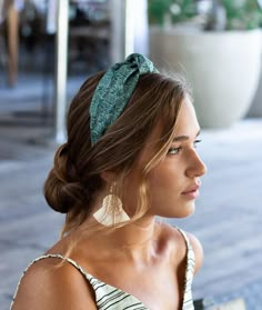 Hairstyles With Headbands, Cute Headband Hairstyles, Turban Headband Hairstyles, Gloria Steinem, Curly Bob Hairstyles, Trending Hairstyles