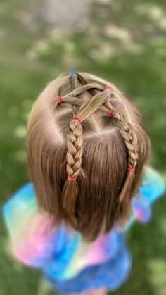 Star In Hair Kids, Star Ponytail, Star Hair Styles, Girls Star Hairstyle, Summer Kids Hairstyles, Braiding Colors Into Hair, How To Do A Star Braid, Star Braided Hairstyles, Beach Hairstyles For Kids