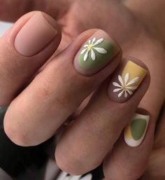 Minimal Nail Art Short Nails Spring, Natural Nail Designs, Fall Nail Art Designs, Subtle Nails, Happy Nails, Fall Nail Art, Fall Nail