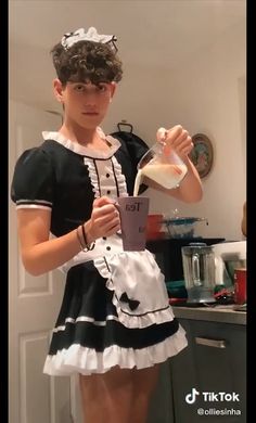 Dudes In Maid Outfits, Buff Man In Maid Outfit, Maid Outfit Guy, Maid Outfit Pose, Maid Femboy Outfits, Guy In Maid Outfit, Male Maid Outfit, Maid Dress Boy, Maid Outfit Anime