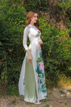 Vietnamese Traditional Clothing Women, Vietnamese Traditional Clothing, Ao Dai Vietnamese, Simple Indian Suits, Vietnamese Ao Dai