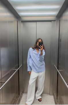 Outfit camisa a rayas de zara Blue Striped Shirt Outfit, Blue Striped Shirt, Short En Jean, Poplin Shirt, Skorts, Zara United States, Swimwear Accessories, Collar Shirts, Daily Fashion