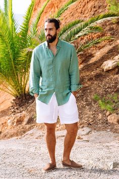 If you are wondering what to buy for father’s day - linen shirt Nevada is perfect choice! Classic button - down linen shirt is crafted from lightweight linen and will be a perfect choice for hot summer days. Pair it with a blazer or jacket - this shirt can easily go from casual to formal. Linen shirts in white, ocean blue, and matcha green colors. Linen Short Outfits, Linen Garments, Short Blanc, Colorful Outfits