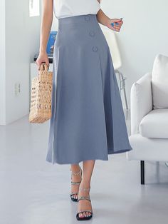 Elegant Skirt Outfits, Korean Fashion Women Dresses, Simple Evening Dress, High Waisted Pleated Skirt, Midi Skirts, Fashion Design Clothes, Petite Outfits, Skirt Design, Elegant Outfit