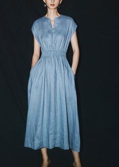 Long Dresses Summer, Long Linen Dress, Comfortable Room, Knitwear Dress, Summer Chic, Summer Blue, Long Summer Dresses, Vest Shirt, Dresses Summer