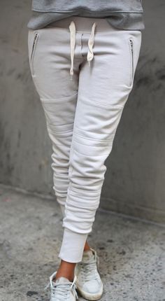 Jogger Pants Outfit, Sincerely Jules, Cooler Look, Spring Outfits Women, Fashion Joggers, Stitch Fix Style, Spring Outfits Casual, Comfy Outfits, Jogger Pants