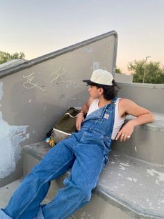 How To Style Overalls Men, Guy Overalls Outfit, Styling Overalls Men, Fits With Overalls, Guys Spring Outfits, Overall Fits Men, Boys Festival Outfit