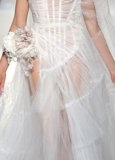 jean paul gaultier haute couture s.s2009 Angelcore Fashion, Dress Runway, Angel Dress, Runway Dresses, Dress Flower, Haute Couture Fashion, Paul Gaultier