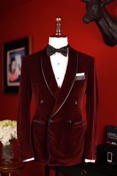 The Style Buff // by Gianni Fontana — Velvet Jacket Bespoke Tuxedo, Prohibition Wedding, Maroon Tuxedo, Terno Slim Fit, Velvet Dinner Jacket, Red Velvet Jacket, Groom Suits, Groom Fashion, Velvet Tuxedo