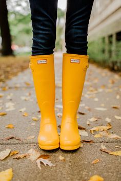 Moda Ulzzang, Yellow Rain Boots, Hunter Wellies, Hunter Kids, Hunter Boot, Boots Outfits