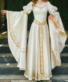 Elven Fairy, Medieval Wedding Dress, Era Victoria, Celtic Dress, Medieval Gown, Gold Applique, Medieval Wedding, Royal Dresses