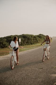 Summer bike rides, adventures, Instagram Sunflower Fields, Blogger, Inspiration, Photoshoot Beach Bike Ride, Beach Bike, Fire Island, Bike Rides, Best Friends Aesthetic, Summer Plans, Summer Goals, Beach Lifestyle