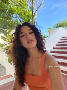 Long Curly Haircuts Face Framing, 2c Hair With Curtain Bangs, Curly Long Curtain Bangs, Long Hair With Layers Curly, 90s Haircuts Curly Hair, Curly 3a Haircut, Face Framing Curly Hair Natural Curls, Haircut Inspo Curly Hair, Curly Hair Lots Of Layers