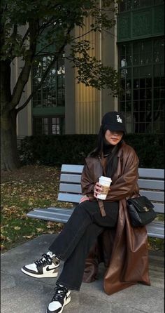 Rainy Day Outfit Ideas, Rainy Day Outfits, Cozy Rainy Day, Coffee Date Outfits, Gloomy Weather, Preppy Fall Outfits, Dark Days, Day Outfits, Neutral Fashion