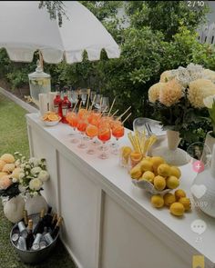 Garden Engagement Party, Diy Cocktail Bar, Backyard Engagement Parties, 25th Birthday Cakes, Italian Dinner Party, Reception Bar, Sicily Wedding, Fancy Dinner Party, Diy Cocktails