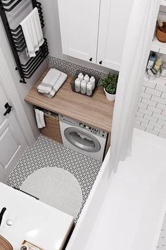 Gain de place : petite salle de bain sur Pinterest - Côté Maison Tiny Washroom Ideas, Tiny Washroom, Tiny Bathroom Design, Bright Bathroom, Washroom Design, Small Bathroom Ideas On A Budget, Tiny House Bathroom