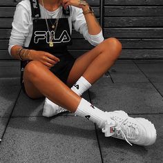 Fila by @blvckd0pe ・・・ #gomf #girlsonmyfeet Boyfriend Jeans Style, Fashion Male, Looks Street Style, Sport Style, Fashion Night, Urban Wear, Fashion Streetwear, Mens Street Style, Outfits Casuales