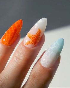 JASMIN on Instagram: "turns out the wet-in-wet technique works like a charm for creating starfish nails 🤭⭐️🌊🦀 swipe for the photos 👉🏻  created for @zalando_beauty using gel polishes 🧡  ad • paid to create • no obligation to post   #nails #nailart #nailinspo #naildesign #vacaynails #nailtutorial #gelnails #diynails #summernails #oceannails #starfishnails #wetinwet #nailsnailsnails #nailsofinstagram #nailstagram #nailsoftheday #nailsofig #nailsofinsta #nägel vacation vacay summer nails nail inspo starfish gel wet in wet nail artist design Sommernägel Nägel gelängen Tutorial Seestürme starfish sea ocean nails unhas ongles" Nails For Hawaiian Vacation, Tropical Christmas Nails Art Designs, Fun Gel X Nails, Halloween Beach Nails, Almond Shaped Vacation Nails, Tropical Winter Nails, Rainbow Fish Nails, Holiday Vacation Nails, Caribbean Nail Ideas