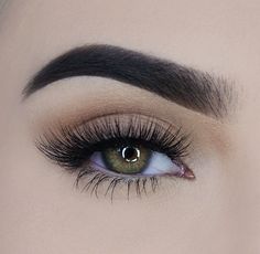 Falsies Eyelashes, Dark Swan, Make Up Inspiration, Hooded Eye Makeup, Beautiful Eye Makeup, Eye Makeup Tips, Day Makeup, Makeup Goals, Eyebrow Makeup