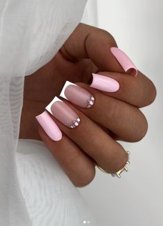 Pink French Manicure Nail Baby Pink, Doing Nails Aesthetic, Baby Pink French Nails, Nail Art Designs French Tip, French Tip Styles, Ombre Pink Nails, Nails Baby Pink, Bubblegum Pink Nails, Pink Nail Ideas