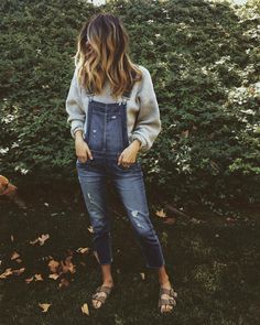 Free People Store Style Fall Birkenstock Outfits, Nz Summer, Bra Fashion, Birkenstock Outfit, Overall Outfit, Mode Inspiration, Fashion Drawing, Outfits Casuales, Fashion Trend