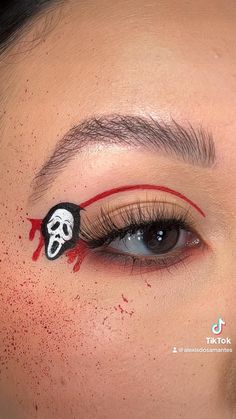 Scream Makeup, Halloween Eyeliner, Lip Makeup Ideas, Creepy Halloween Makeup, Movie Makeup, Halloween Costume Idea