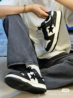 2000s Fashion Shoes, 2000s Sneakers, 2000 Nike, Bapesta Shoes, Douyin Style, Estilo Vans, 2000 Aesthetic, 00s Aesthetic, Early 2000s Aesthetic