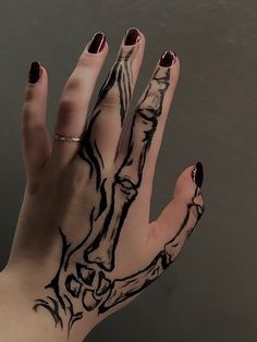 #tattoo #tattoos #tattooart #tattoodesign #tattoodesign #tattoogirl  #tattoosleeve #tattooflower Tattoo Main, Wall E Movie, Plot Lines, Simple Hand Tattoos, Skeleton Drawing, Hand Nails, Hand And Finger Tattoos, 35 Years Old, Pretty Hand Tattoos