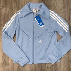 New With Tag Smoke Free No Flaws Firm Price No Offer Length 22in Chest 17.5in Black Adidas Jacket, Adidas Originals Jacket, Adidas Jacket Women, Adidas Adicolor, Windbreaker Jacket Women, Adidas Pullover, Adidas Three Stripes, Adidas Original, Adidas Crop