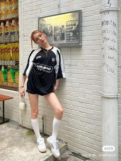 Jersey Ootd Women, Korean Jersey Outfit, Blockcore Girl Outfit, Jersey Outfit Korean, Jersey Outfit Ideas For Women, Umbro Outfit, Hiphop Outfit Women Street Style, Blockcore Outfit, Jersey Outfit Aesthetic