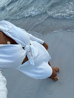 #beach #outfits Beach White Outfit, Beach Outfits, White Outfit, The Hamptons, Pins, White