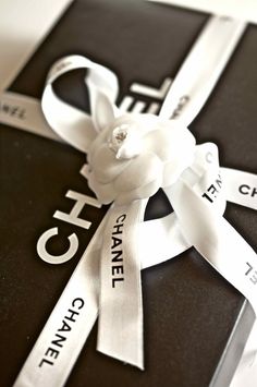 Chanel. If I got this box in the mail or as a present, I would cry. Chanel Quotes, Coco Chanel Quotes, Coco Chanel Fashion, Chanel Haute Couture, Chanel Fashion, Shopping Spree, Tea Room