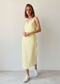 Linen wrap dress with belt - sleeveless, midi length, adjustable spaghetti straps. ✈ free worldwide shipping Handmade linen dress suitable for any occasion in the summer season. It's a must-have dress for all-day, casual loungewear, and beachwear - perfect for your vacation. Linen makes the best micro-climate of the skin, is breathable, and absorbs moisture and perspiration. It is super comfortable to wear yet a fashionable sundress, minimalist and simple. ■ color: yellow ■ material: 100% linen Cotton Dress Summer Casual, Yellow Linen Dress, Summer Wrap Dress, Linen Style Fashion, Linen Slip Dress, Linen Sundress, Linen Fashion, Midi Sundress, Cotton Linen Dresses