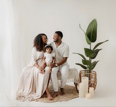 Indoor Studio Photography Ideas, Clean Family Photoshoot, Indoor Photo Studio Setup, Boho Family Photoshoot Studio, Boho Setup Photoshoot, Family Backdrop Photoshoot, Indoor Fall Photoshoot Ideas, Photography Studio Setup Aesthetic, Boho Indoor Photoshoot