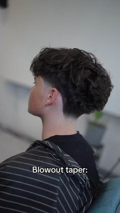 Taper Fade Long Hair, Haircut Blowout, Blowout Haircut, Taper Fade Short Hair, Fade Haircut Curly Hair, Low Taper Fade Haircut, Men Fade Haircut Short, Taper Fade Curly Hair, Mens Haircuts Short Hair