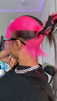 Back Part Of Hair Dyed, Hair Color In The Back, Peeks Boo Hair, Dyed Hair Hairstyles Black Women, Skunk Strip And Peekaboo, Dyed Natural Hair Colors, Skunk Stripe And Peekaboo Hair, Pink Hair Dye Black Women, Two Color Dyed Hair