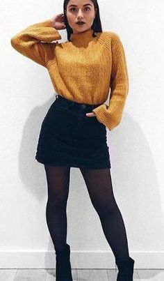 Inspírate en estos outfits para lucir guapísima en todas las fiestas navideñas - Tu en línea Vinter Mode Outfits, Winter Mode Outfits, Rok Outfit, Rock Outfit, Cropped Tops, Winter Outfits For Work, Yellow Sweater