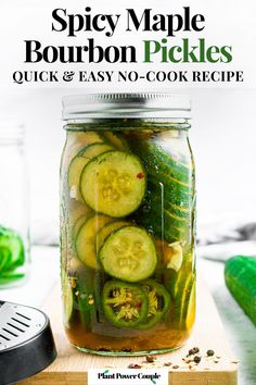 Head-on photo of a jar of pickle chips with a partially sliced cucumber in the back right corner. Text reads: spicy maple bourbon pickles, quick and easy no-cook recipe Maple Bourbon Pickles, Bourbon Pickles, Pickling Vegetables, Easy Refrigerator Pickles, Refrigerator Pickle Recipes, Steak Spice, Barbecue Sides, Barbecue Side Dishes, Pickled Cucumbers