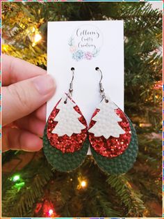 Christmas Jewelry Diy - Ouch! - Struggling to find the ideas that you have been searching for? Why not try Amazon.com IMMEDIATELY! Cricut Earrings Christmas, Christmas Tree Faux Leather Earrings, Winter Faux Leather Earrings, Christmas Earrings To Make, Faux Leather Craft Ideas, Faux Leather Christmas Earrings, Faux Leather Crafts Cricut