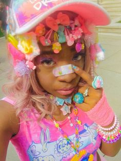 Decora | Fashion | Harajuku Decora Fashion Drawing, Gyaru Decora, Harajuku Fashion Kawaii, Stationery Kawaii