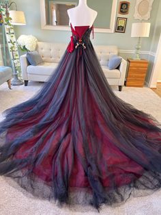 Dark Red And Black Wedding, Red And Black Wedding Dress, Wedding Dress Ombre, Halloween Wedding Dress, Wedding Dress Gothic, Halloween Wedding Dresses, Fantasy Wedding Dress, Ombre Wedding Dress, Dark Wedding Theme