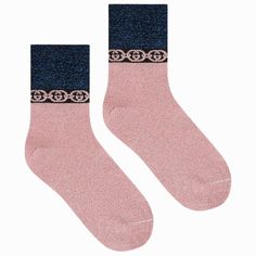 The Gucci Lam Interlocking Gg Chain Metallic Socks In Pink Are Crafted In A Sparkling Viscose, Polyamide Blend In Italy. These Ankle Socks Feature Lam Detailing, A Pink Foot And Blue Cuff, And Interlocking Gg Chain Around The Ankle. Pink And Blue Lam Interlocking Gg Chain Metallic Socks Black Accents 42% Viscose, 29% Polyamide, 25% Metallized Fiber, 4% Polyester Ankle Socks Lam Metallic Detailing Dual-Color Interlocking Gg Chain Size S: 8 (18-20 Cm) Size M: 9 ( 20-22 Cm) Size L: 10 (22-24cm) Pro Metallic Socks, Opaque Stockings, Chevron Jewelry, Gucci Runway, Gucci Scarf, Sunglasses Logo, Buy Gucci, Luxury Women Fashion, Black Accents