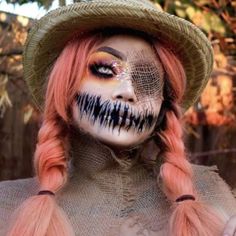 Spooky Scarecrow Costume, Scary Scarecrow Face Paint, Evil Scarecrow Makeup, Spooky Scarecrow Makeup, Scarecrow Costume Scary, Scary Scarecrow Costume Women, Scarecrow Ideas Costume, Scary Scarecrow Makeup Women, Glam Scarecrow