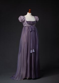 Bridgeton Outfits, 1810s Dress, Regency Day Dress, Bridgerton Dresses, Regency Purple, Empire Style Dress, Regency Dresses, Gaun Abad Pertengahan