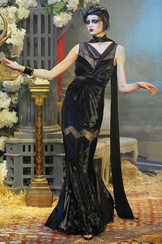 1920 Goth Fashion, Goth 1920s, Goth Flapper, Tipping The Velvet, Galliano Dior, Kate Smith, Retro Mode, 1920s Fashion