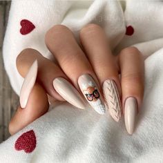 Beige Nails Design, Fall Nail Art Ideas, Nail Art Noel, Bears Nails, December Nails, Subtle Nails, Ombre Acrylic Nails, Sweater Nails