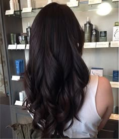 Dark Brunette Hair, Brown Hair Inspo, 50 Hair, Hair Color Light Brown, Caramel Highlights, Brown Hair Balayage, Dark Brown Hair Color