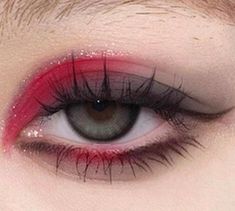 Red Halloween Makeup Ideas, Red Hooded Eye Makeup, Vampire Eyes Makeup, Camp Makeup Looks, Red Black Eye Makeup, Red Makeup Halloween, Black And Red Eyeshadow, Black And Red Makeup Looks, Red And Black Eyeliner