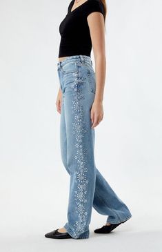 Medium Indigo Floral Rhinestone '90s Boyfriend Jeans 90s Fashion Outfits 1990s Style, 90s Boyfriend, Unique Jeans, Jeans Pacsun, Indigo Floral, 1990s Fashion, Floral Jeans, 90s Fashion Outfits, Rhinestone Embellishments